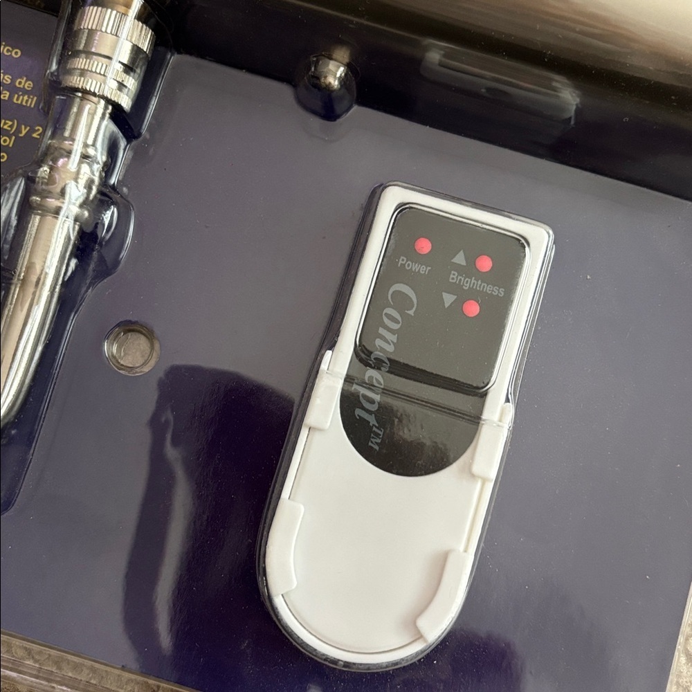 Concept LED Cordless Picture Light NWT - Picture 5 of 5